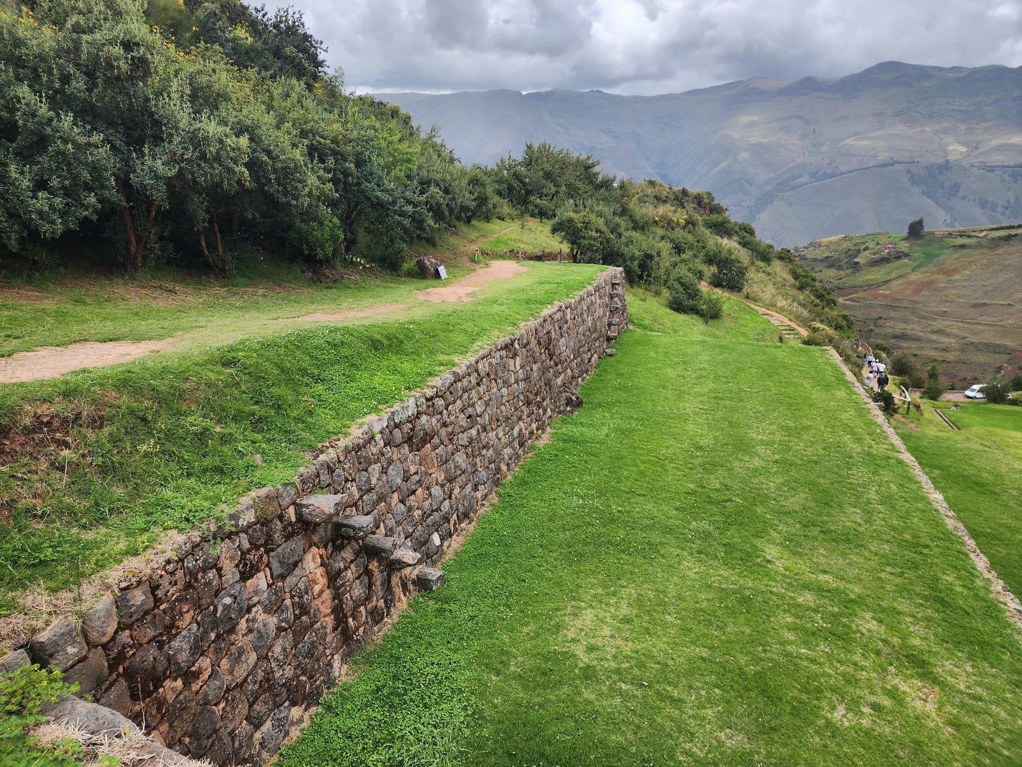 An outer perimeter wall at Sacsayhuamán