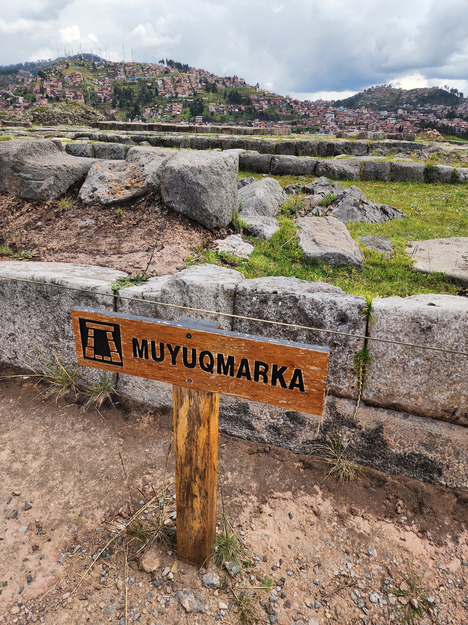 Sacsayhuamán's polygonal walls